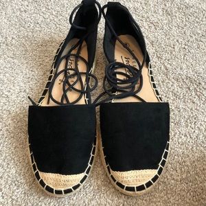 Black Lace Up Beachy Flats